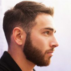 Transplante de pelo da barba acaba de vez com as falhas