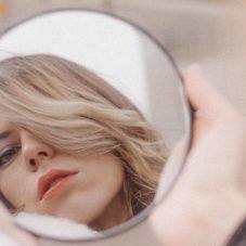Como Melhorar Sua Autoestima com a Cirurgia Plástica: Mulheres que Buscam um Novo Olhar para Si Mesmas